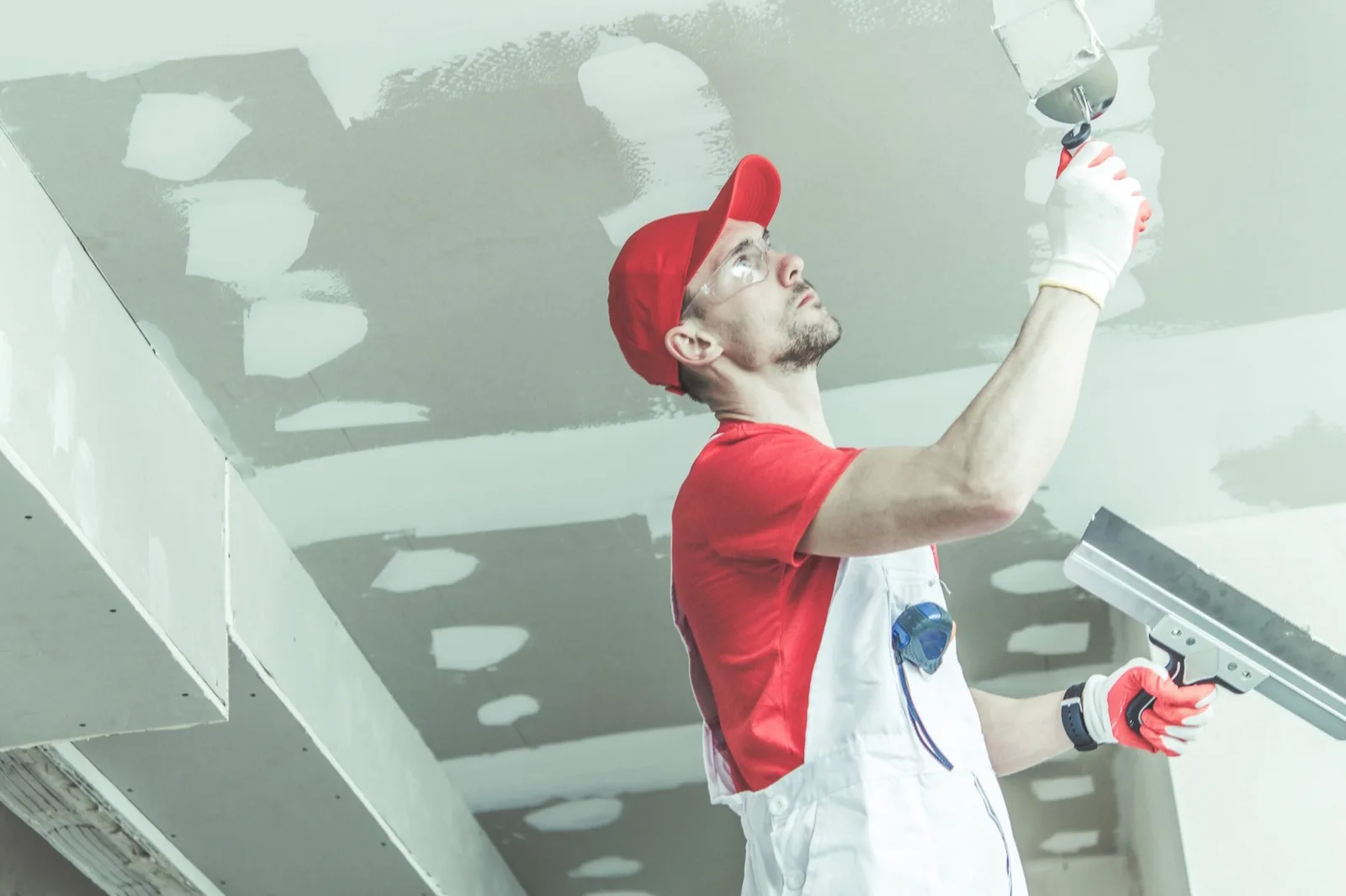 A Step-by-Step Guide on How to Hang Sheetrock on Arched or Curved Surfaces